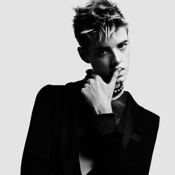 Picture of Agyness Deyn