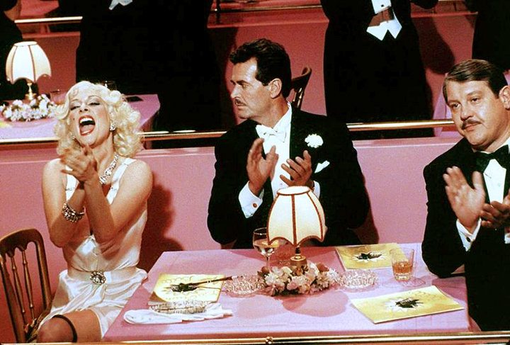 Victor/Victoria (1982)