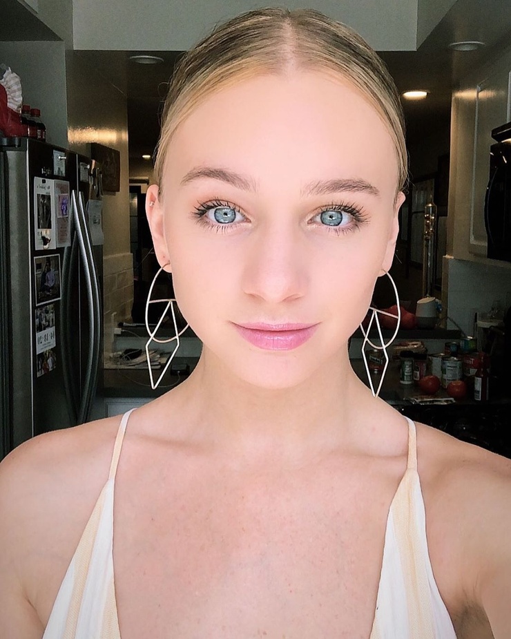 Mollee Gray Mollee Gray