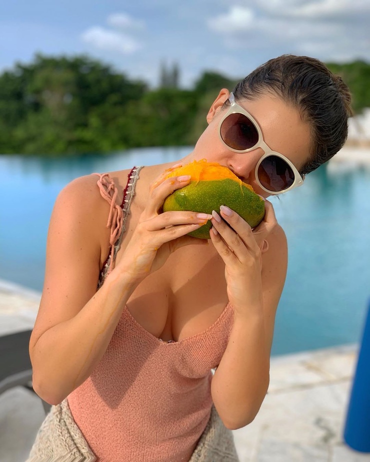 Amanda Cerny Amanda Cerny