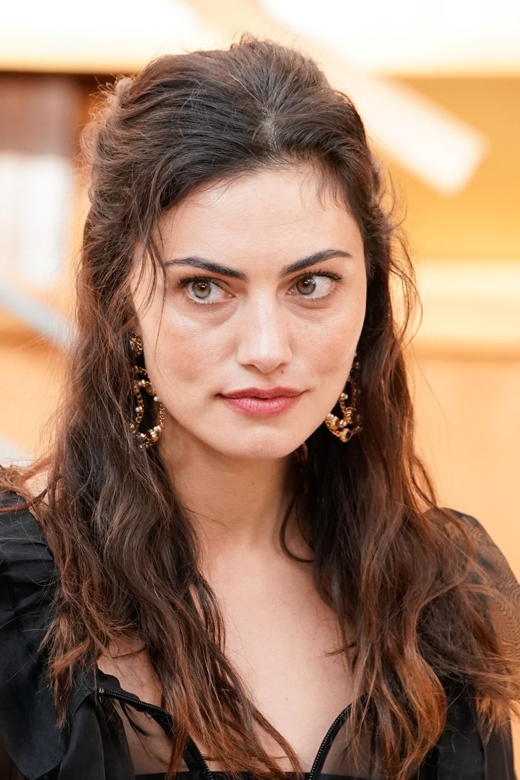 Phoebe Tonkin