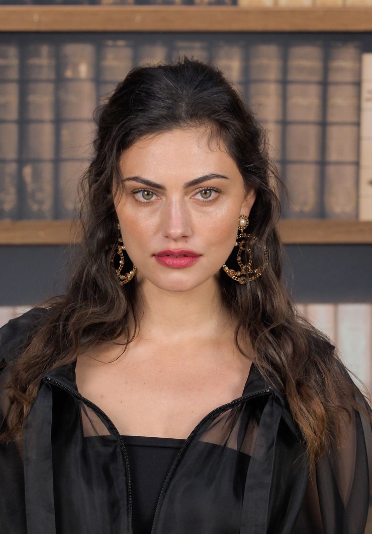 Picture of Phoebe Tonkin