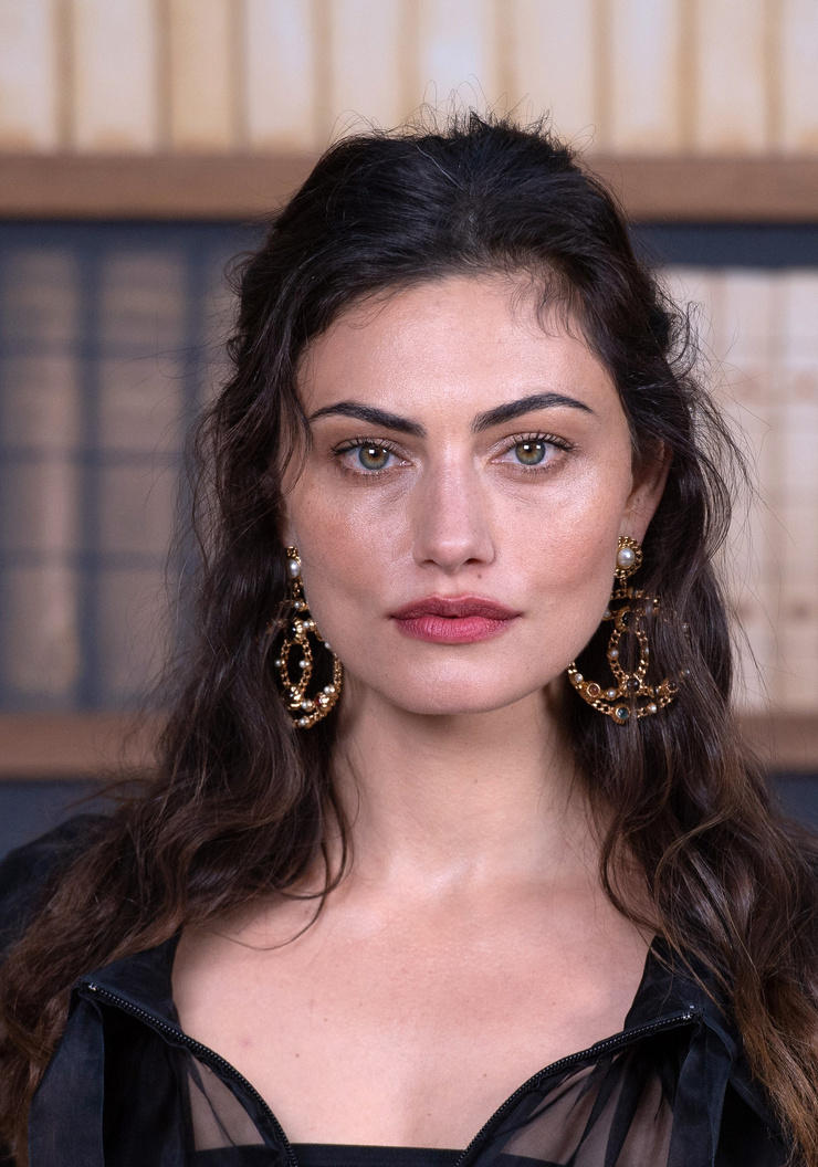 Phoebe Tonkin