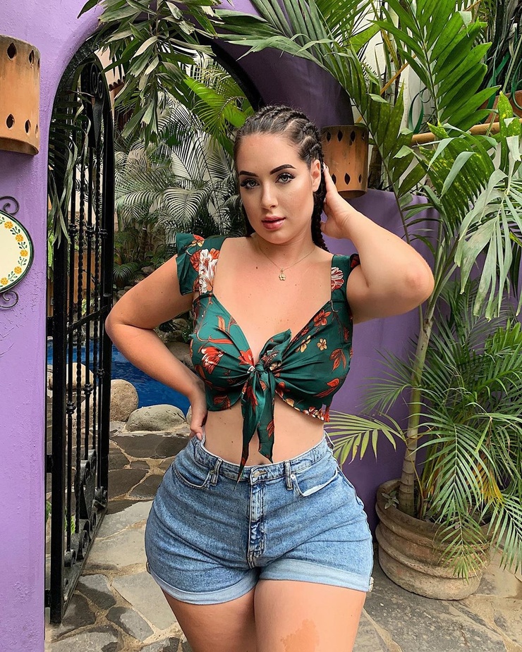Holly Luyah