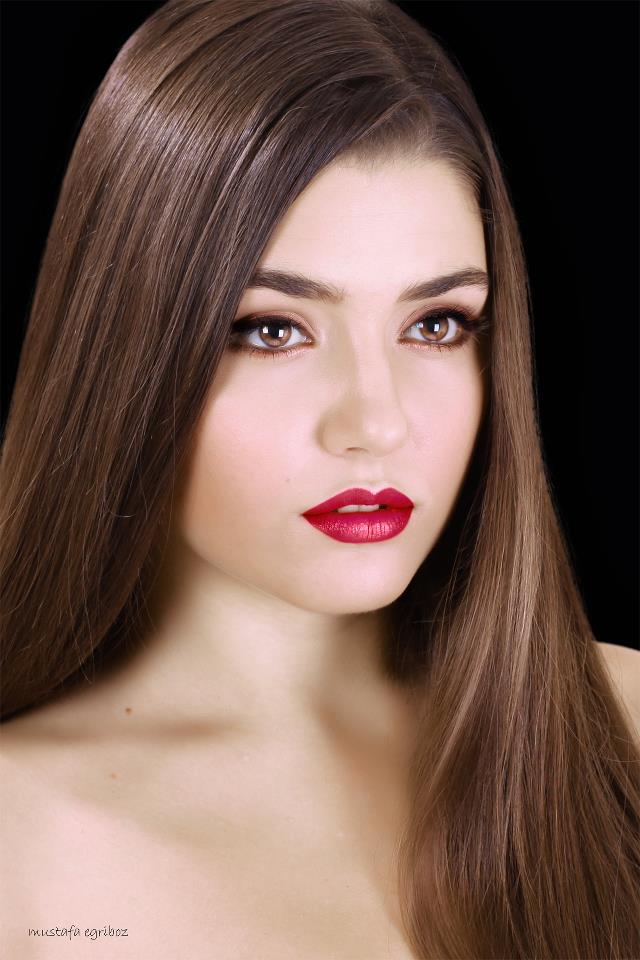 Hande Erçel Hande Erçel