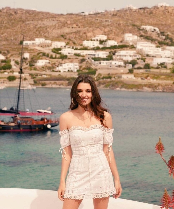 Hande Erçel