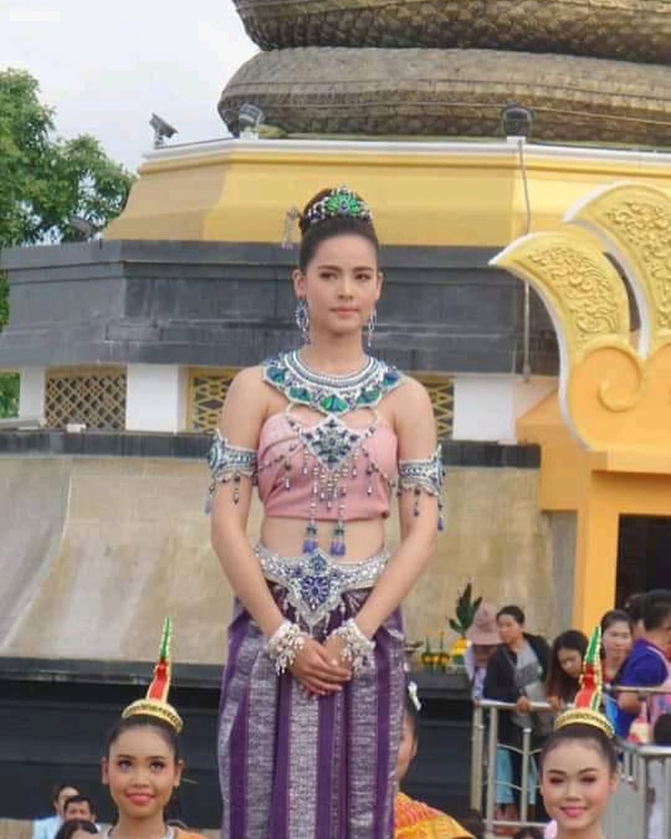 Urassaya Sperbund Urassaya Sperbund