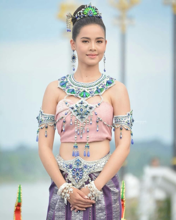 Urassaya Sperbund Urassaya Sperbund