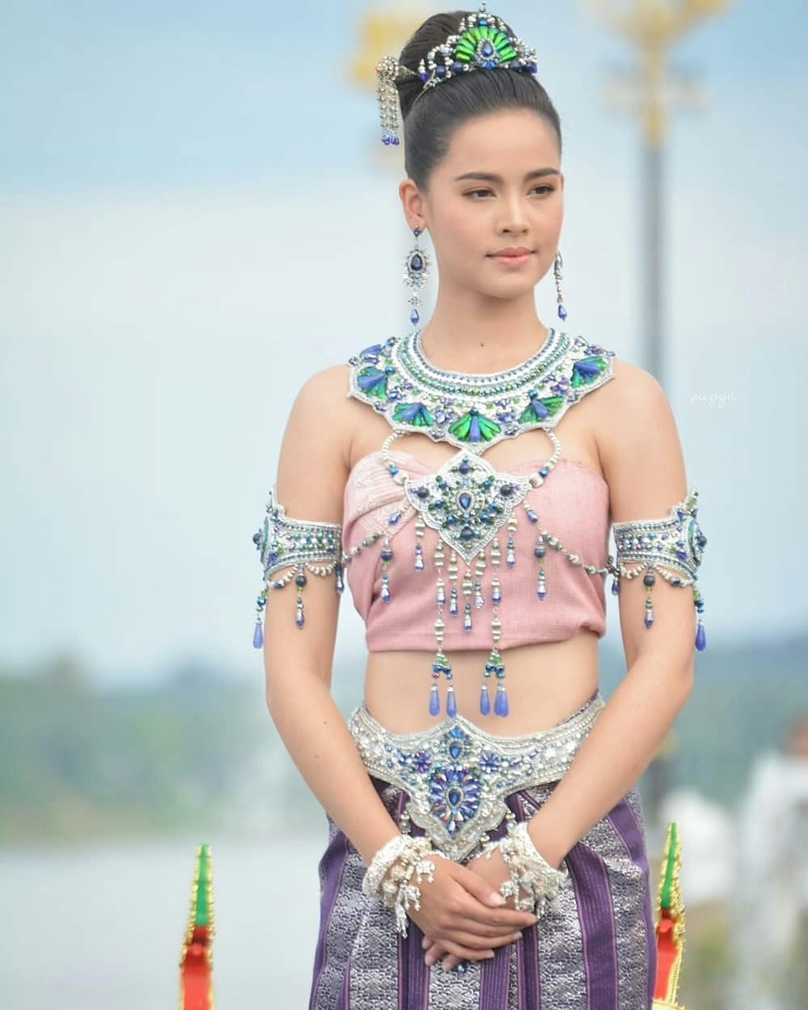 Urassaya Sperbund Urassaya Sperbund