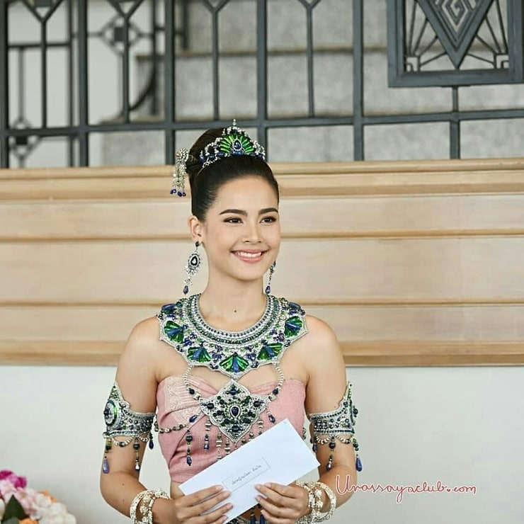 Urassaya Sperbund