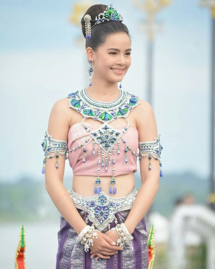 Urassaya Sperbund