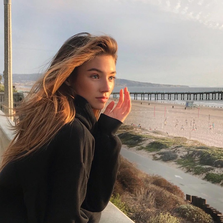 Lorena RAE