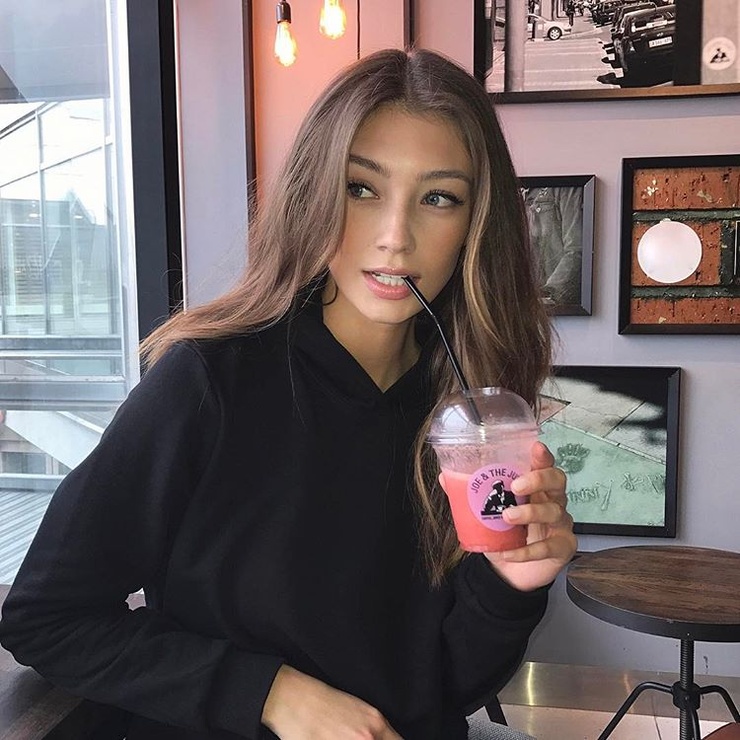 Lorena RAE