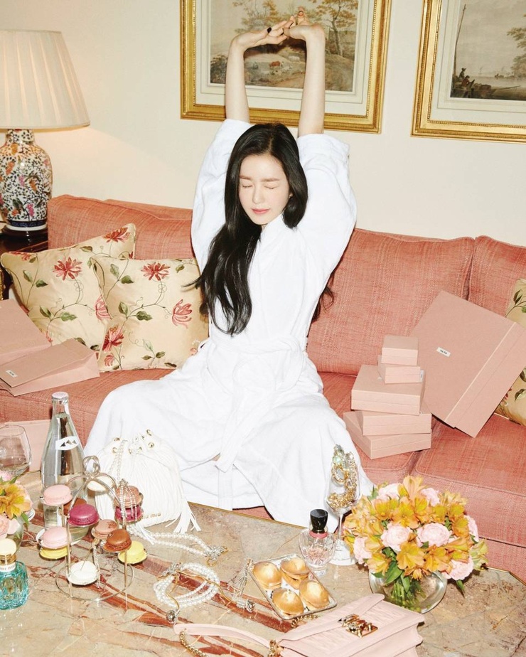 Irene (Bae Ju Hyun) Irene (Bae Ju Hyun)