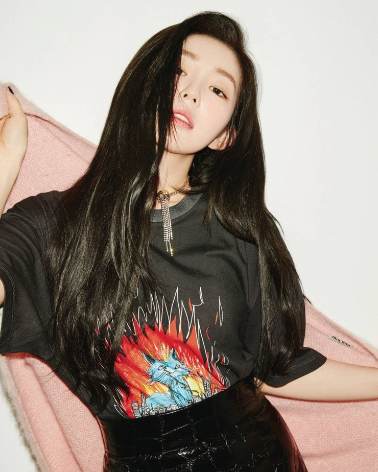 Irene (Bae Ju Hyun) Irene (Bae Ju Hyun)