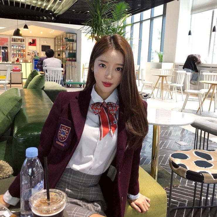 Hong Ji-Yoon image