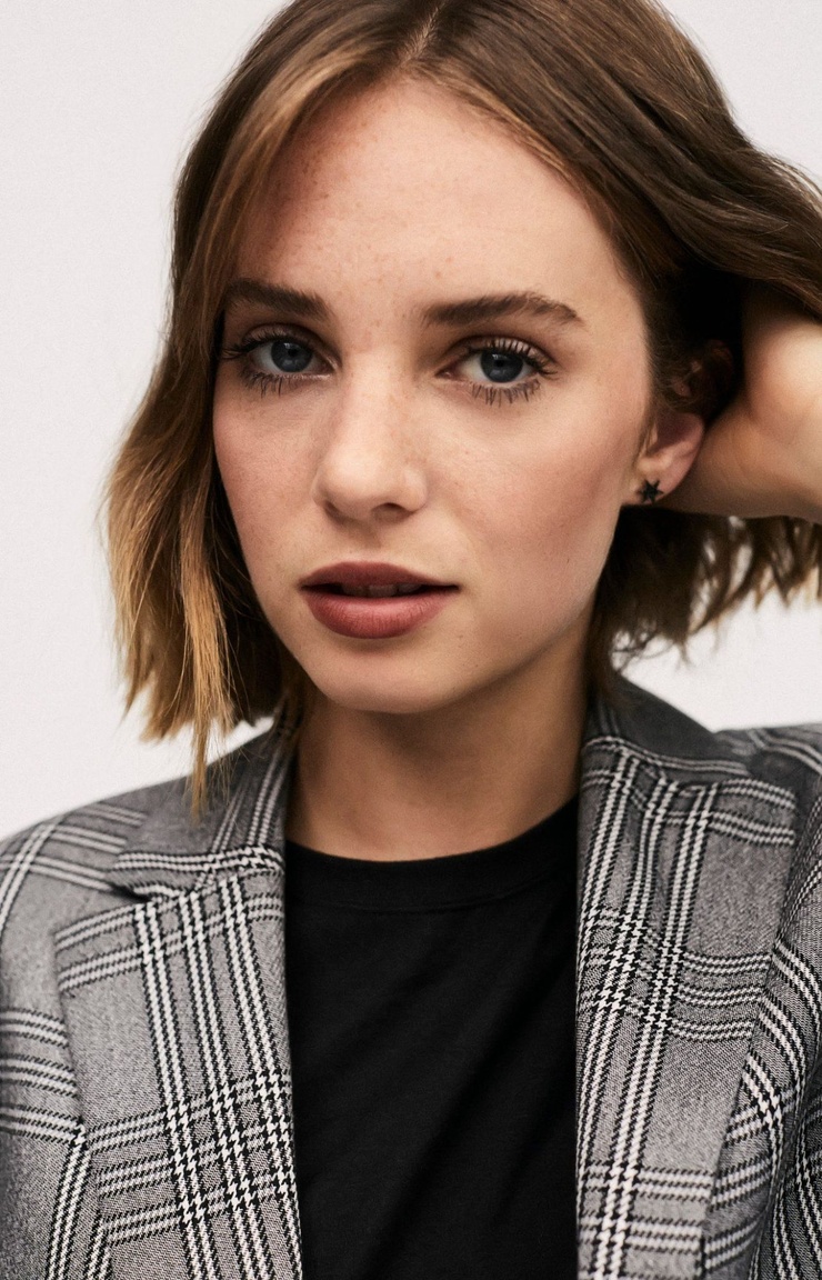 Maya Thurman-Hawke Maya Thurman-Hawke