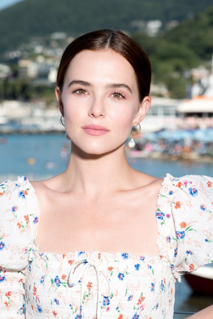 Zoey Deutch Zoey Deutch