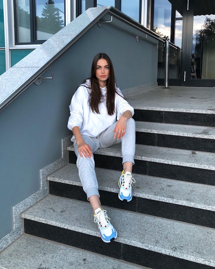 Charleen Weiss Charleen Weiss