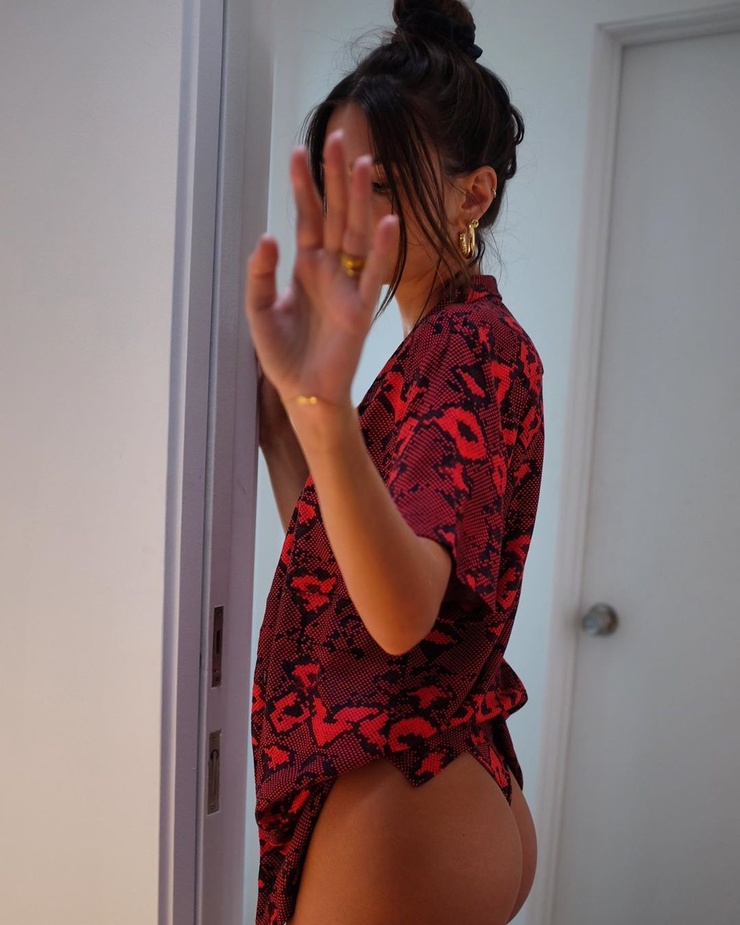 Emily Ratajkowski