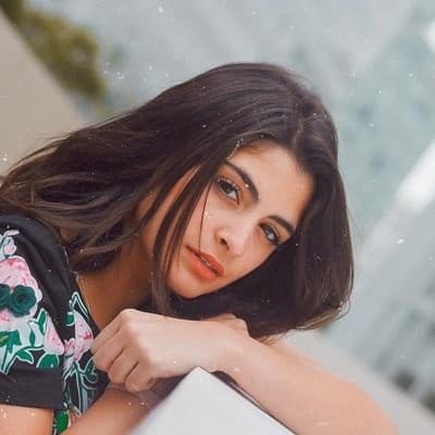 Julia Arguelles