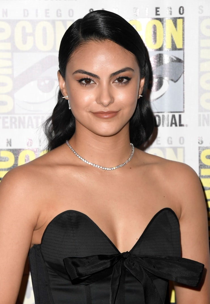 Camila Mendes