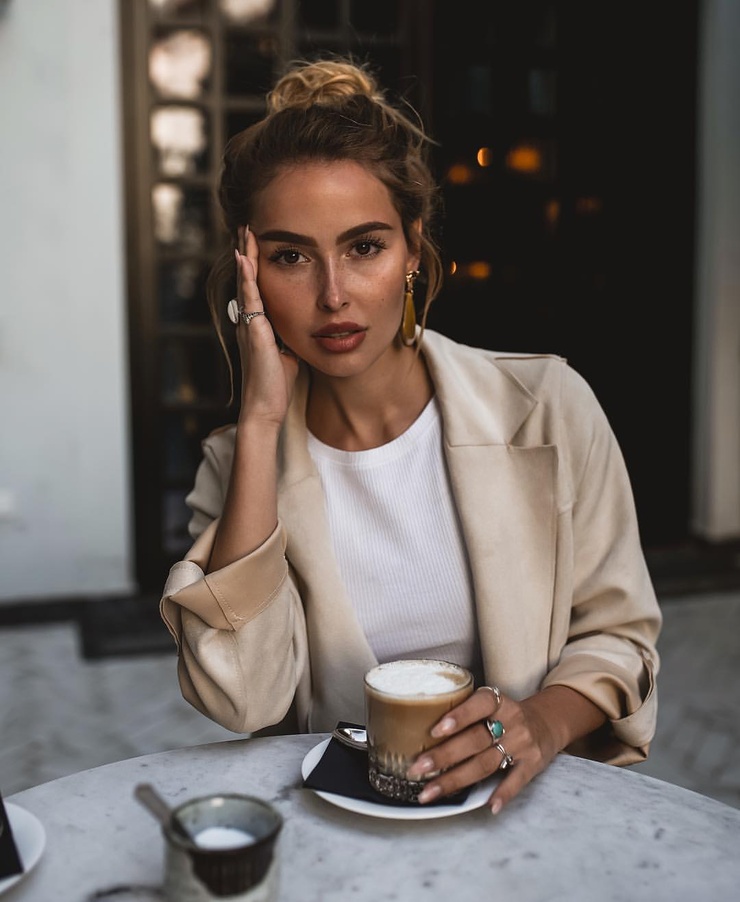 Elena Kamperi picture