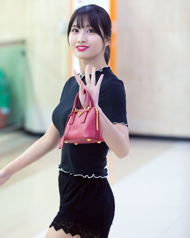 Hirai Momo