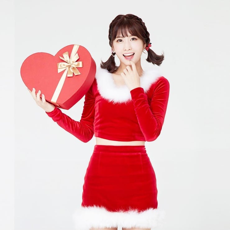 Hirai Momo