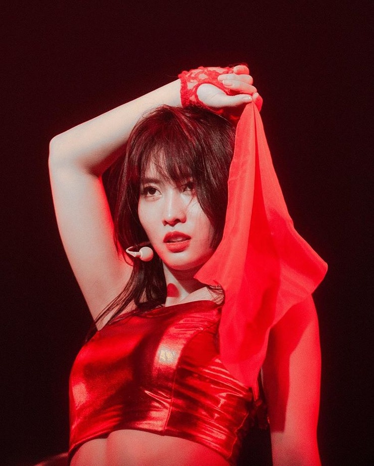 Hirai Momo