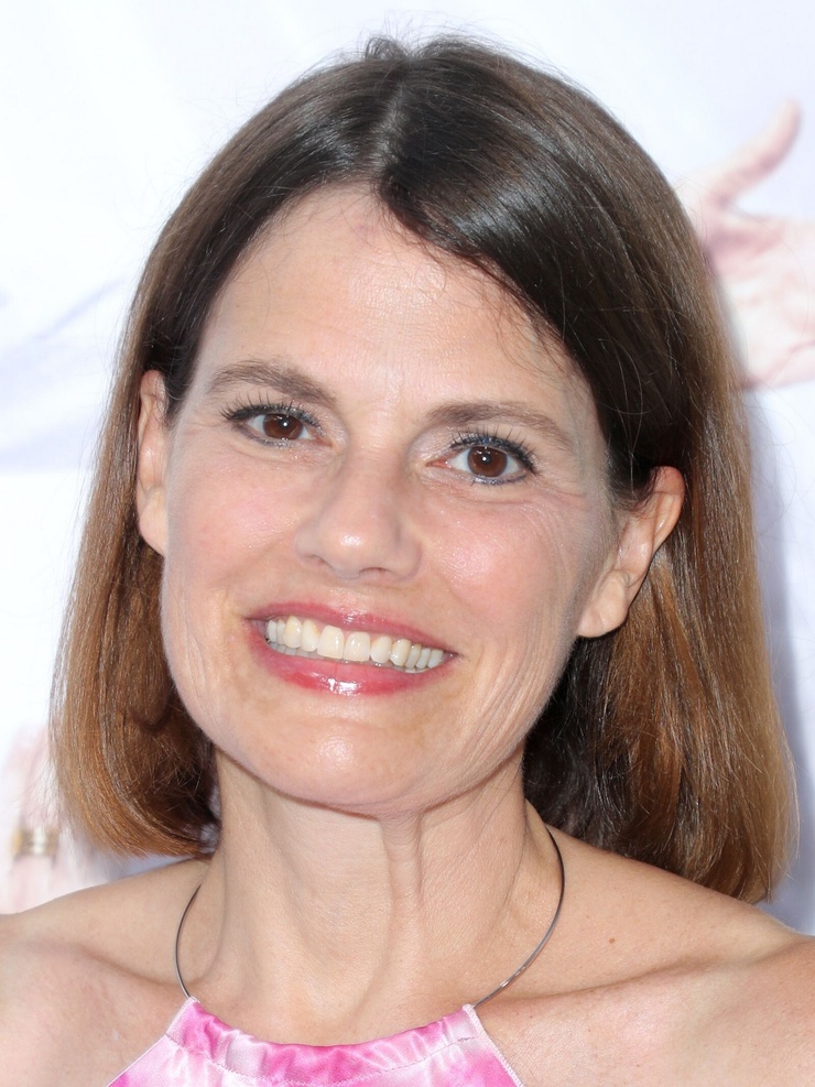 Suzanne Cryer