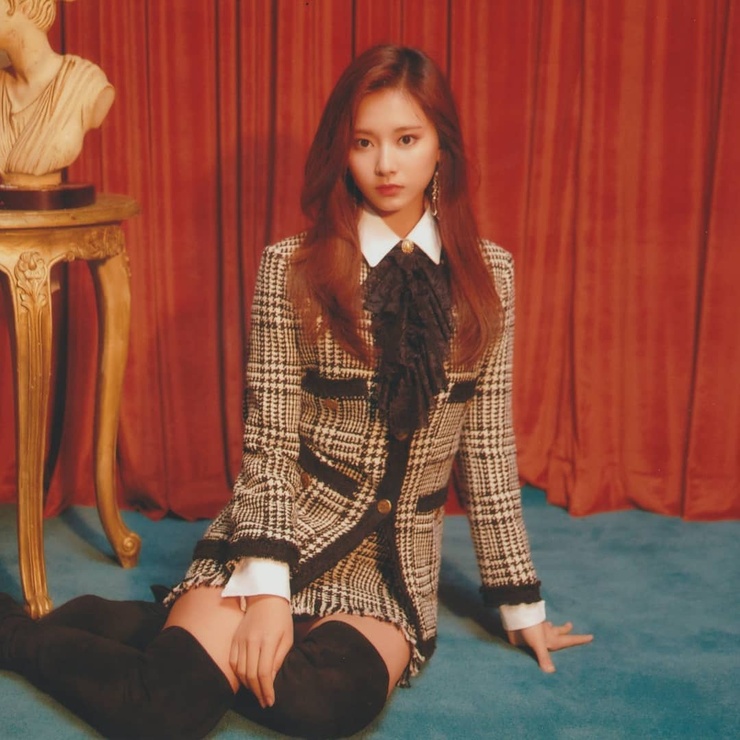 Chou Tzu-yu (Tzuyu) Chou Tzu-yu (Tzuyu)