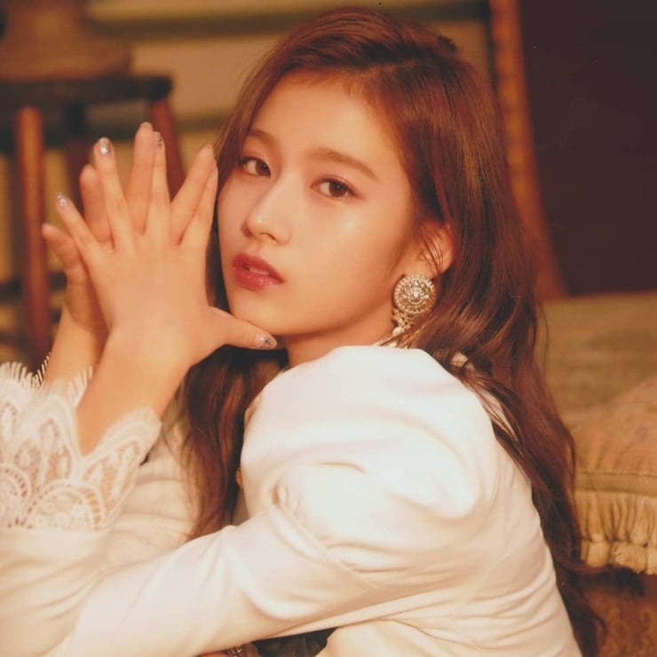 Minatozaki Sana Minatozaki Sana