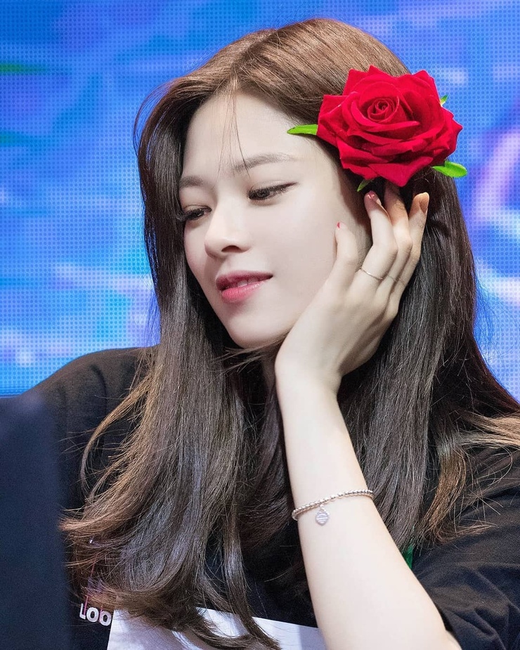 Yoo Jeong Yeon Yoo Jeong Yeon