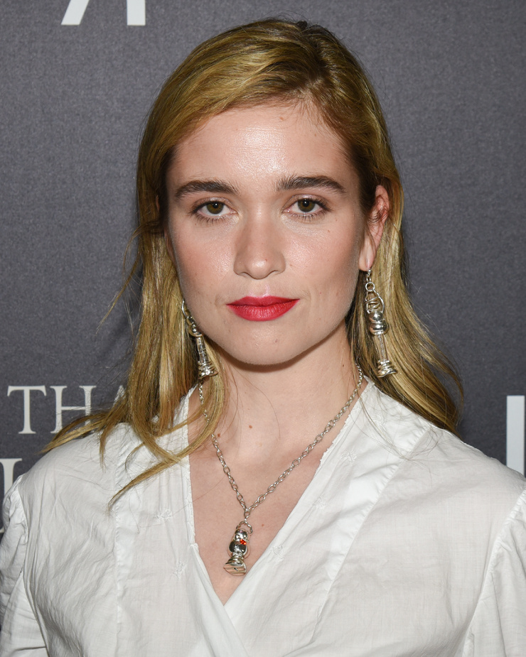Alice Englert Alice Englert