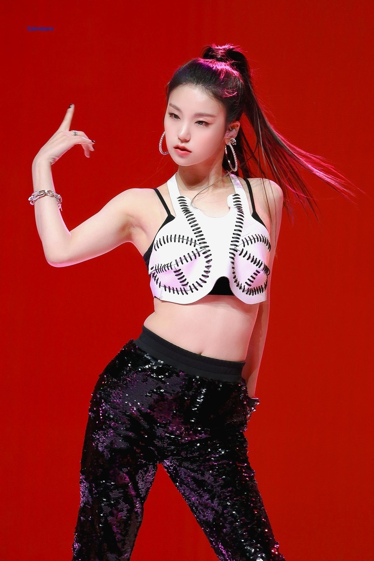 Hwang Yeji Hwang Yeji