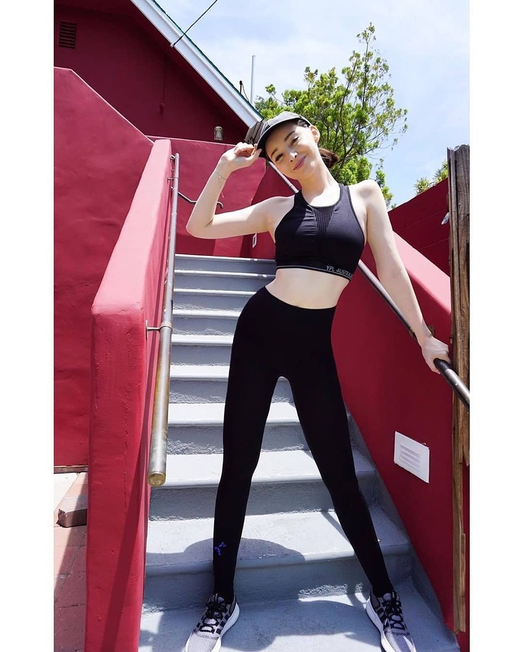 Emma Dumont