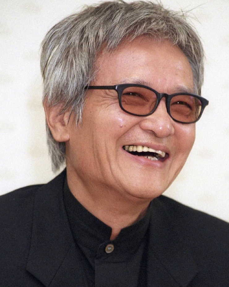 Ken Ogata