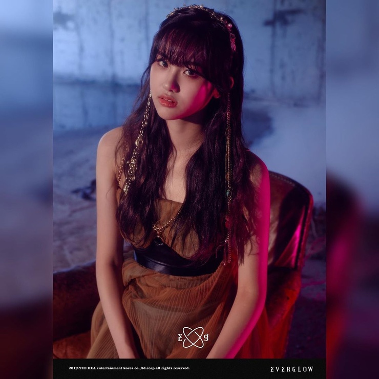 Aisha (EVERGLOW) Aisha (EVERGLOW)