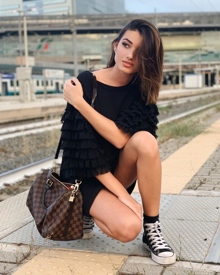 Rebecca Staffelli Rebecca Staffelli