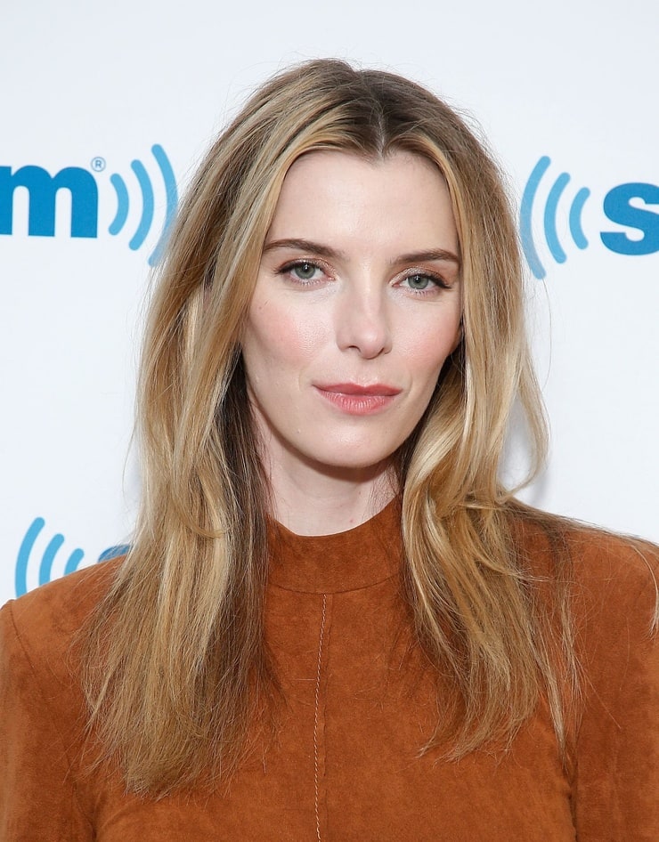 Betty Gilpin