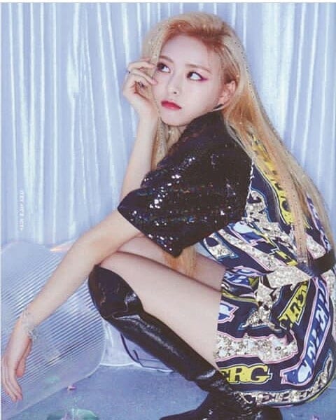 Yuna (ITZY) Yuna (ITZY)
