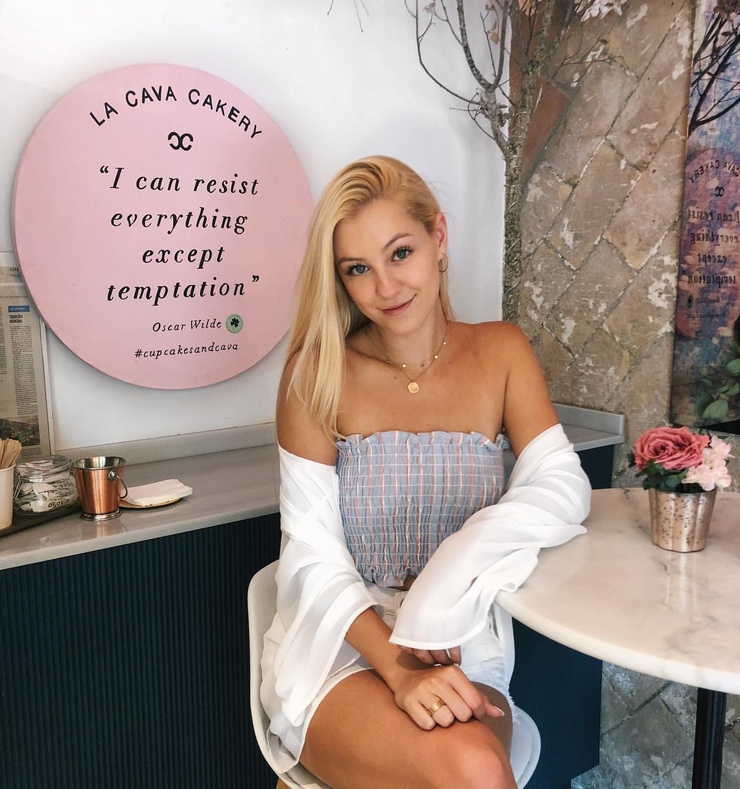 Ava Sambora