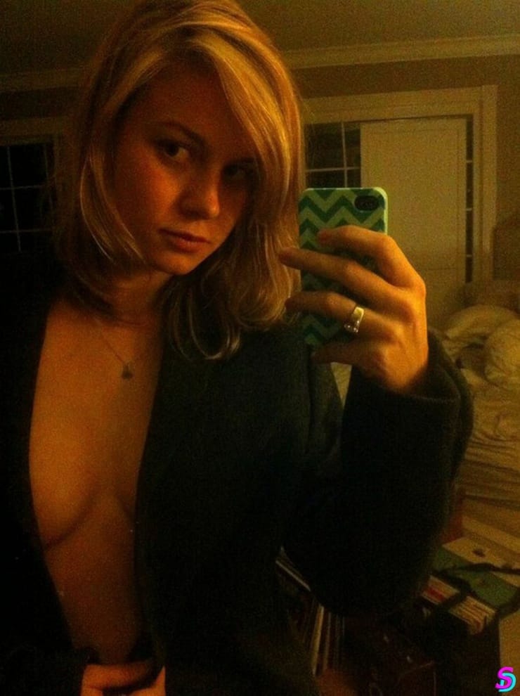 Brie Larson Selfies