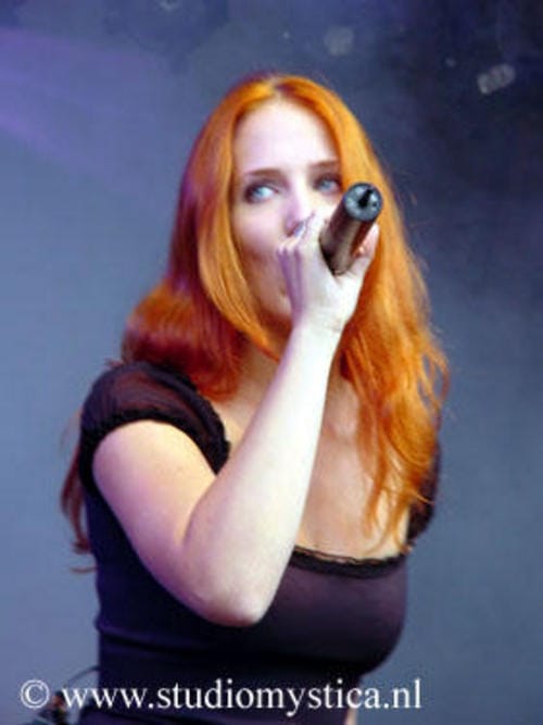 Picture of Simone Simons