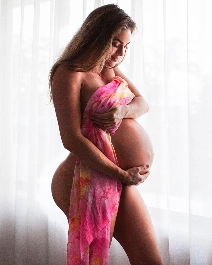 Emily Skye Pregnant