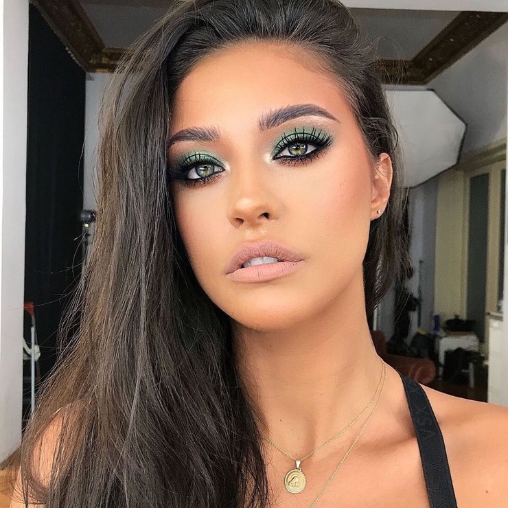 Antonia Iacobescu Antonia Iacobescu