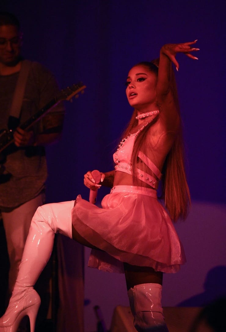 Ariana Grande picture