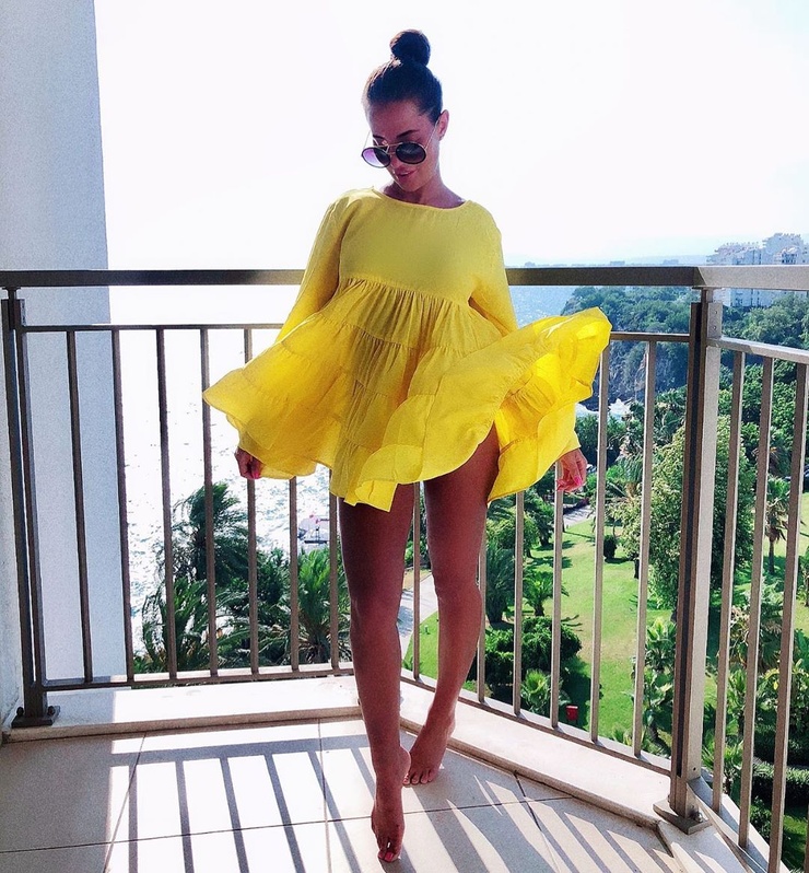 Yazmin Oukhellou