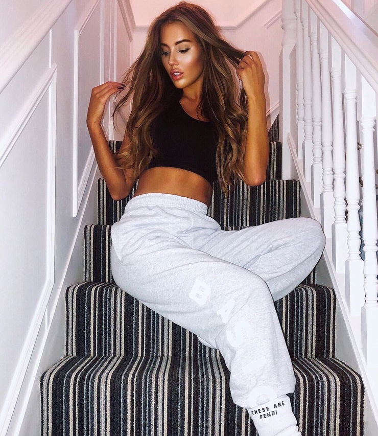 Yazmin Oukhellou